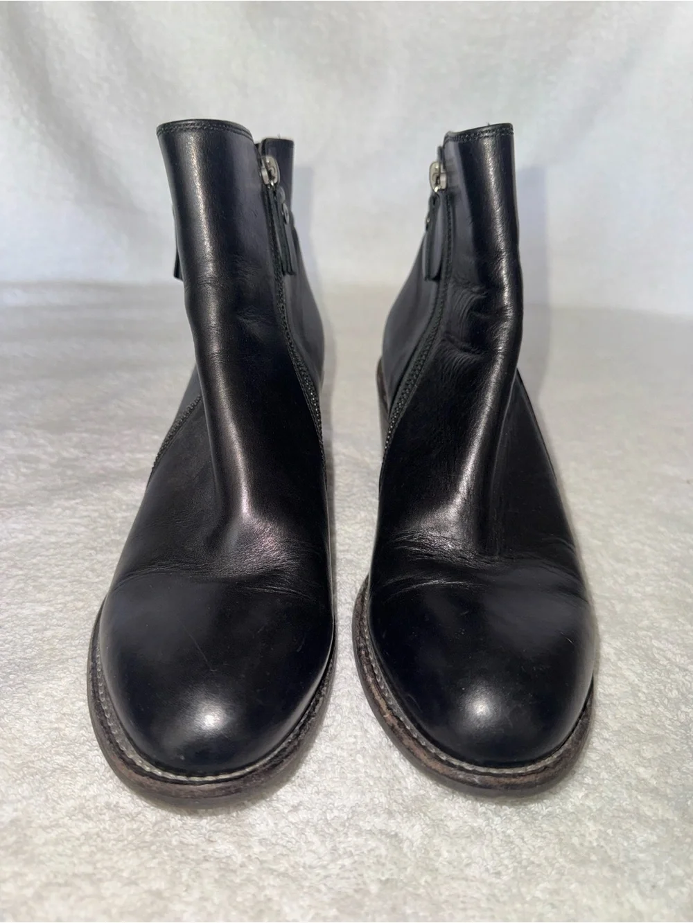 AGL Attilio Giusti Leombruni Ella black leather ankle boots
